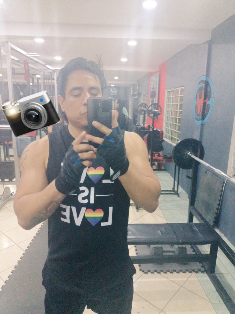 Aidan_GL's tweet photo. Bienvenido #Junio
#PrideMonth 🏳️‍🌈🏳️‍⚧️ #Gym https://t.co/ECnlVv7XSn