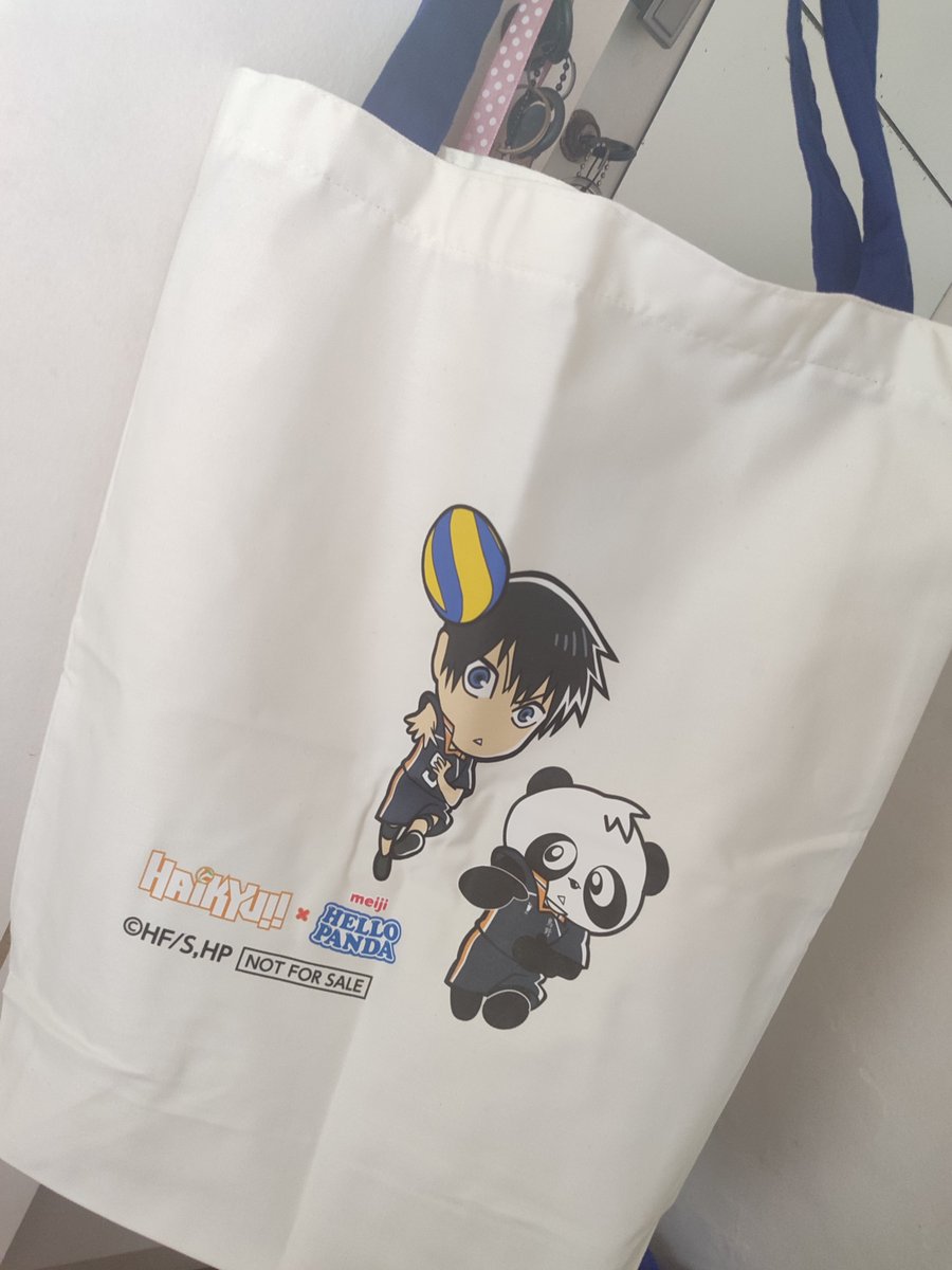 naradelune's tweet photo. KAGEYAMAAAAA (dan 5 biji hellopanda) 😹 bundle segini 50k worth banget jujuuuur ini totebagnya baguuuus bukan yg asal gitu??? https://t.co/Bp1woqFFhI