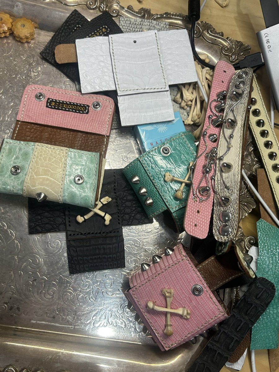 trap___senpai's tweet photo. Adhd leatherwork ✨🤞🏼✨ https://t.co/F6cy4bq8W5