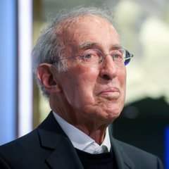 fiatarchive's tweet photo. RON BARON: Money loses 4-5% of its value every year from inflation, while the economy grows about 2% a year. 

That means the value of your money falls in half every 15 years, or put differently, you have to make twice what you are making today to stay even. https://t.co/ab8Uq2irvt
