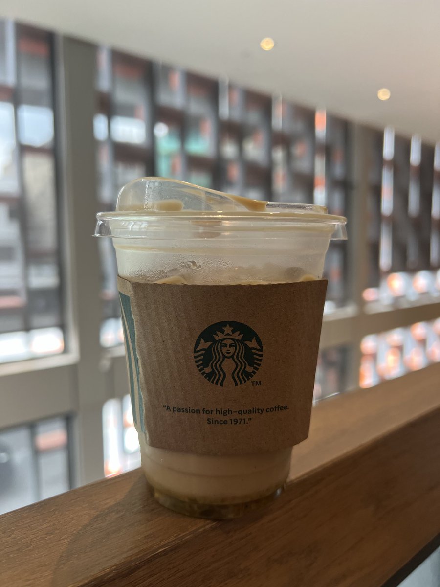 jsctmnr_'s tweet photo. Pistachio Lava Oatmilk Macchiato ลด 50% สำหรับ Gold Member https://t.co/yrKXksYu1O
