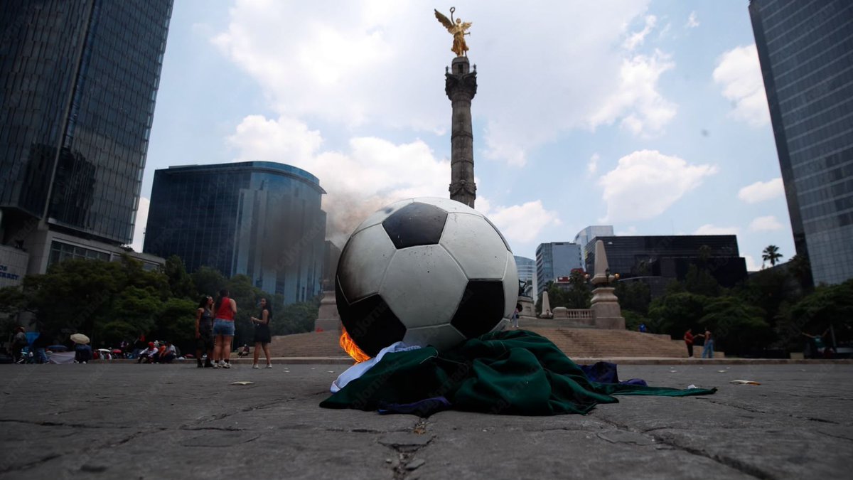 AlexGomora's tweet photo. #FuerzaCDMX https://t.co/kTYM3yVNBY