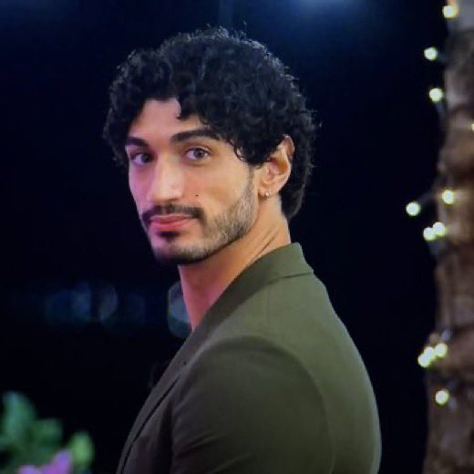 TrendshiftTea's tweet photo. Wanna  👅 this face #LoveIslandUSA https://t.co/B2yKQelcMW