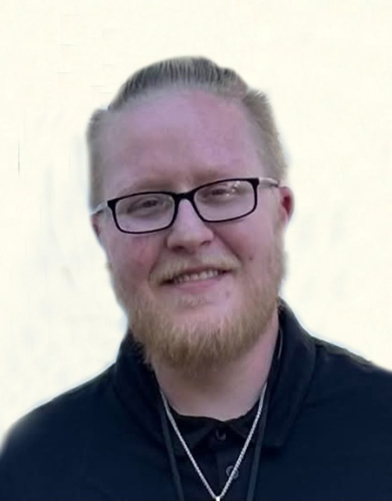 NatCon2022's tweet photo. Milwaukee parking garage security guard Dylan Plouff, 34, savagely beaten to death after confronting a man who was breaking into cars

Police have arrested Daniel Mcrae, 32, a habitual criminal who was being actively coddled by the office of DA Kent Lovern.

 H/T @TruthsTells https://t.co/a08ehXJ9yB
