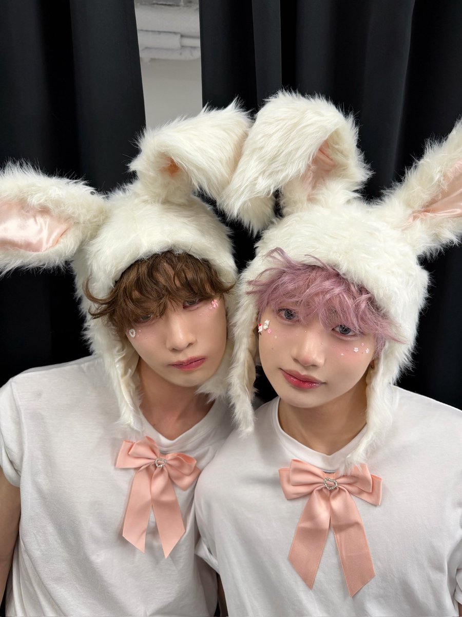 CHASER_ofcl's tweet photo. 우리 가질랭?

#체이서 #CHASER #チェイサー 
#REN #SIHUN https://t.co/pD42FoDBsV