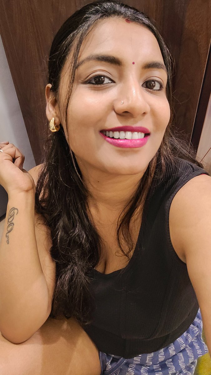 PShekharOjha's tweet photo. Sitting pretty, feeling happy, looking radiant. 😊
#FeelingHappy #ContentAndHappy #SimplyMe https://t.co/2IsgRKpUyJ