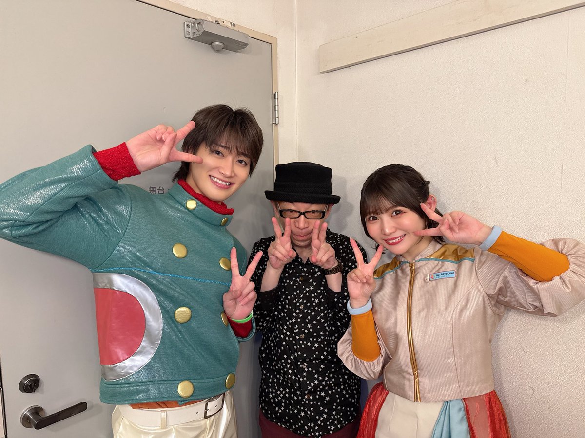 yusuke_takemoto's tweet photo. 本日12時より 舞台 #銀河系ホームレス ディレイ配信発売しております！🙇🚀🪐
↓ ↓ ↓

https://t.co/B2s2wJky1K

たくさんの方々に届きますように！！！ https://t.co/X4gSDzcaT6
