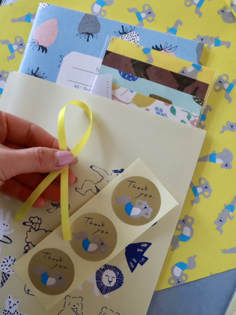 REGAROPAPIRO's tweet photo. 発売開始からとても人気のギフトシールは
@any_paper の絵柄から生まれた人気キャラクター 
『オオカミ』と『コアラ』の2種類 🐺🐨✨

どちらも3枚200円で販売しております。
（店頭とイベントでの販売のみ※オンラインでの販売は行っておりません） https://t.co/YbS0MOvvzK