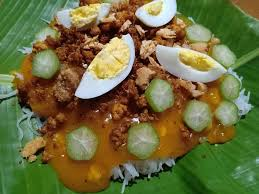 itlogmonster's tweet photo. @skullohmania My favorite version  of Palabok has fresh balimbi (kamias) https://t.co/ktK98mUc21