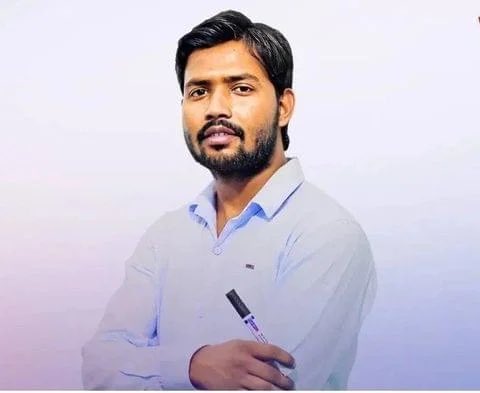 AnkurSingh's tweet photo. What is Coaching Mafia?

Khan Sir: 12,000 students from my Coaching have been selected in Bihar Police

Raushan Anand Sir: 10,000 students from my coaching got selected in Bihar Police

Total selection from these 2 coaching: 22,000

Total seats in Bihar Police: 19,838

How 2,162 more students got selected?

Also, does it mean not a single students were selected from other coaching?

Every Coaching gives Fake Numbers to attract students and loot money of poor students.