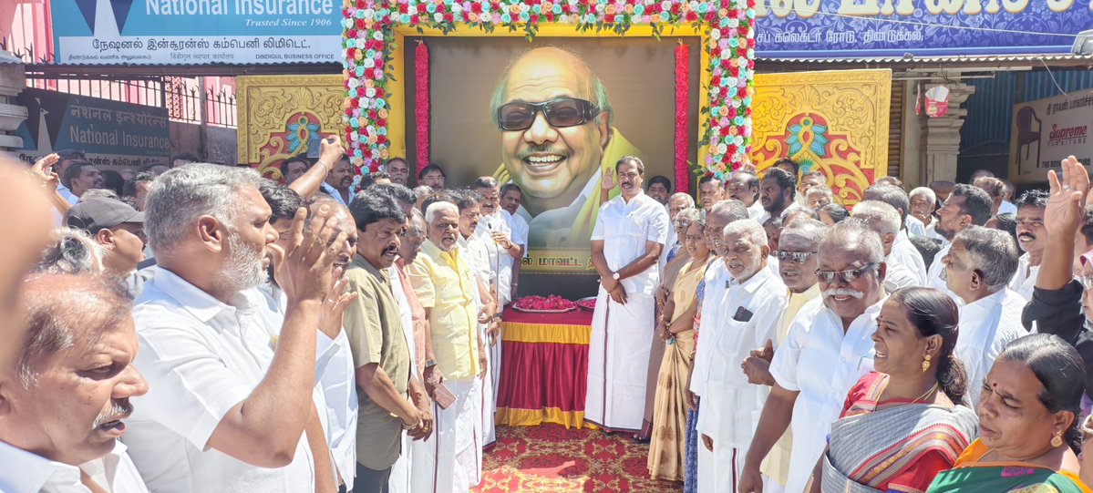 IPSenthil's tweet photo. கழகத்தலைவர் மாண்புமிகு முன்னாள் முதலமைச்சர் அண்ணன் #தளபதியார் @mkstalin அவர்களின் ஆணைக்கிணங்க கழக இளைஞர் அணி செயலாளர் சட்டபேரவை எதிர்க்கட்சி தலைவர் மாண்புமிகு அண்ணன் @Udhaystalin அவர்களின் வழிகாட்டுதல்படி எங்கள் அரசியல் வழிகாட்டி தென்பாண்டி சிங்கம் கழக துணை பொதுச் செயலாளர் ஆத்தூர் சட்டமன்ற உறுப்பினர் ஐயா @IPeriyasamy_ திண்டுக்கல் மேற்கு மாவட்ட கழக செயலாளர் ஒட்டன்சத்திரம் சட்டமன்ற உறுப்பினர் அண்ணன் @r_sakkarapani ஆகியோர் வழிகாட்டுதல்படி திண்டுக்கல் திராவிட முன்னேற்றக் கழக அலுவலகம் கலைஞர் மாளிகையில் முத்தமிழறிஞர் டாக்டர் #கலைஞர்103 பிறந்தநாளையொட்டி அவர்களின் திருவுருவ படத்திற்கு மலர் தூவி மரியாதை செய்து இனிப்புகள் வழங்கினோம்.

#KalaignarForever