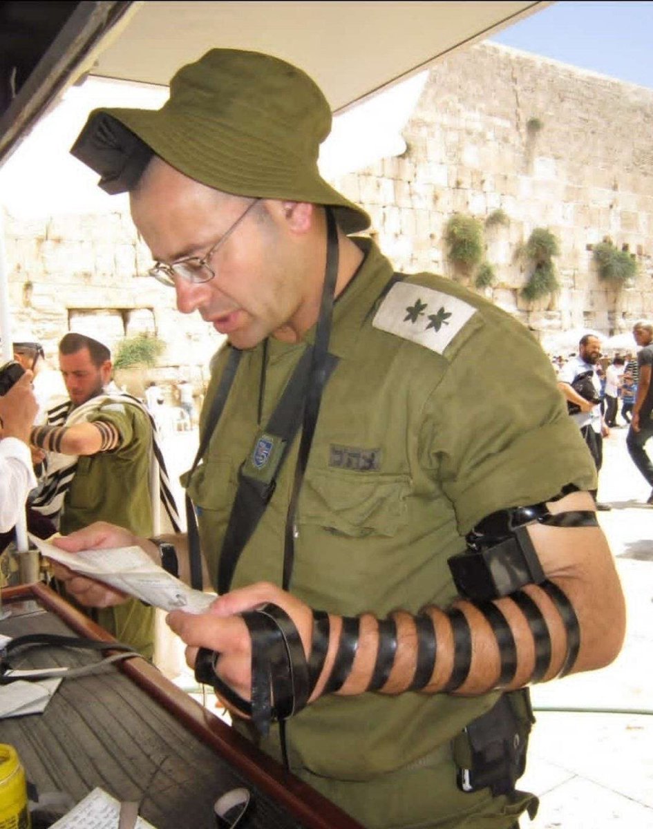 YinonMagal's tweet photo. וְרָאוּ כׇּל עַמֵּי הָאָרֶץ כִּי שֵׁם ה' נִקְרָא עָלֶיךָ וְיָרְאוּ מִמֶּךָּ

בהצלחה לראש המוסד החדש רומן גופמן https://t.co/P6PXgkAdch