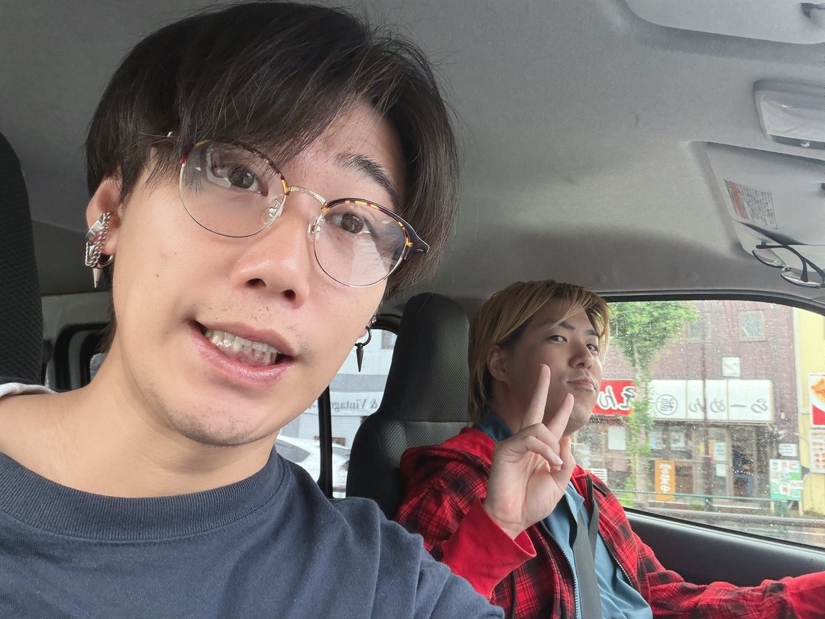 hiranoryuuji's tweet photo. #屑あふ
本日も稽古です。雨にも負けずに車移動です。僕は助手席を担当してます。 https://t.co/9ze9VOwc9K