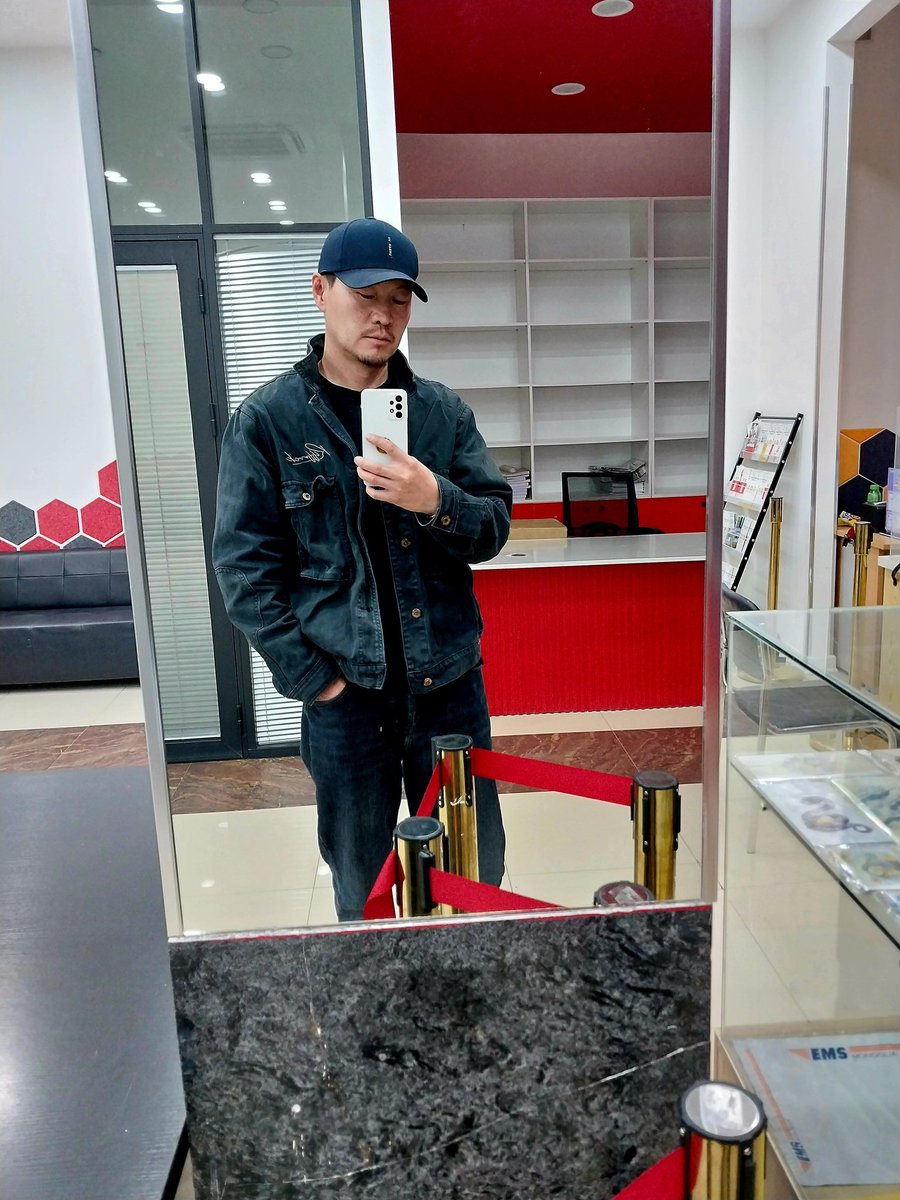 AnarBadrakh's tweet photo. Толь таарчлаа гэдэг хэвээрээ бгаа юу би хоцрогдцон уу 😁 https://t.co/CjuKwKhqqR