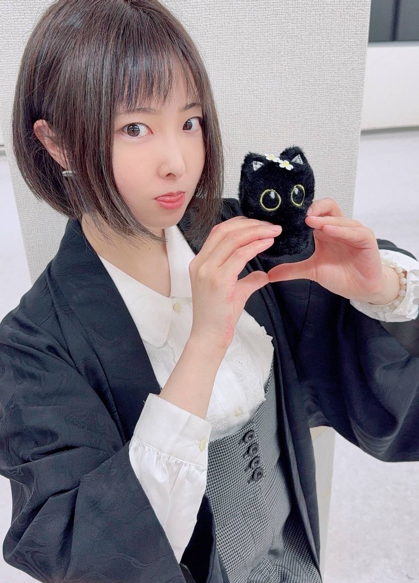gekidanAYS's tweet photo. 役者紹介⑧

猫娘（ねこむすめ）役
『有馬莞奈（ありまかんな）』

AYSは5回目の出演。
ぷろだくしょんバオバブ所属のプロ声優さん🎙
今まで全公演の制作もしている凄い人✨
この方なしに公演はできません！
ずっとクールな役ばかりでしたが今作の猫娘は可愛さ100☺
新鮮な彼女をぜひ劇場で！
#AYS大神 https://t.co/JXd0ZhjHP7