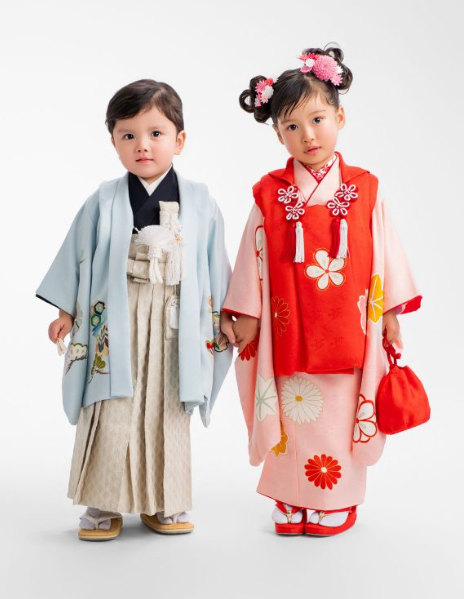 伝統的な和服 七五三用 輝く成長の慶びを華やかに 伝統美で祝う七五三🧒 同じ柄が二つとない