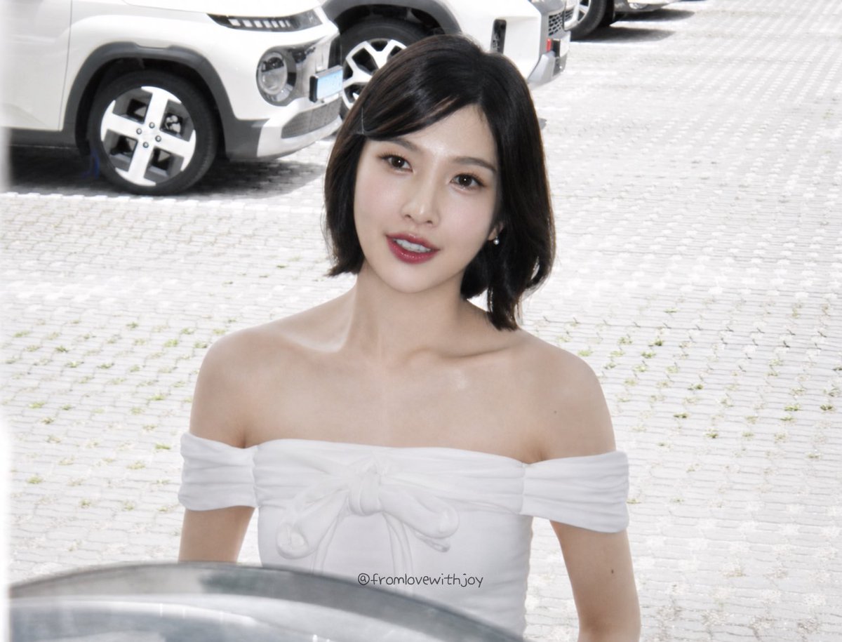 fromlovewithjoy's tweet photo. 260603 #조이 동물농장 출근길 🫶🏻💚💚 https://t.co/DeYCfnTZHX