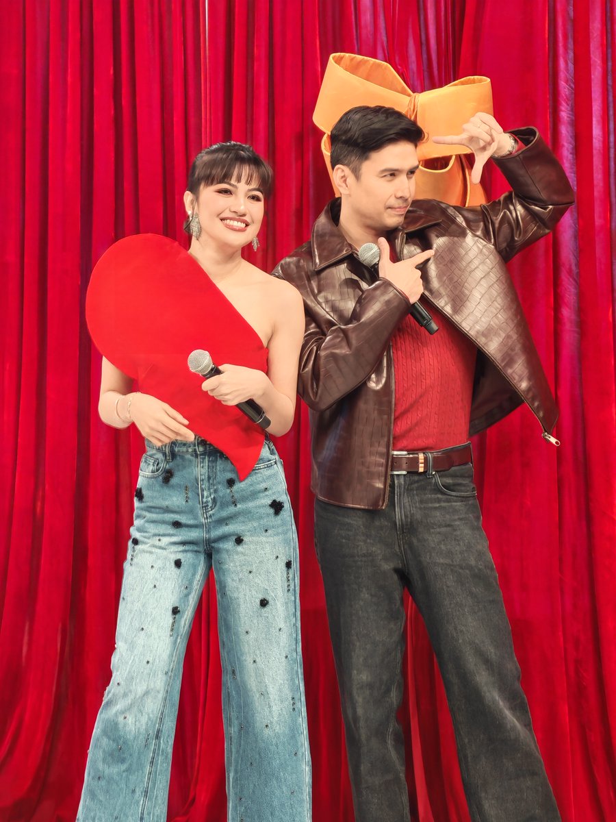 TiktoClockGMA's tweet photo. Labanan ng facial expressions! Julie &amp; Christian vs JL &amp; Allen sa Face Charades! 😂🎭 

Watch #TiktoClock every 11:00 a.m. from Monday to Friday on GMA.
For more #TiktoClock content, visit: https://t.co/BqIOBUDzSz https://t.co/0AQTWFgBZj