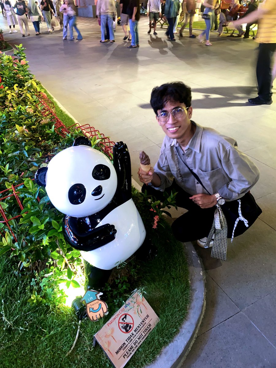 Elektraino's tweet photo. Selalu foto sama adek ini :v https://t.co/X5jR7lp0BF