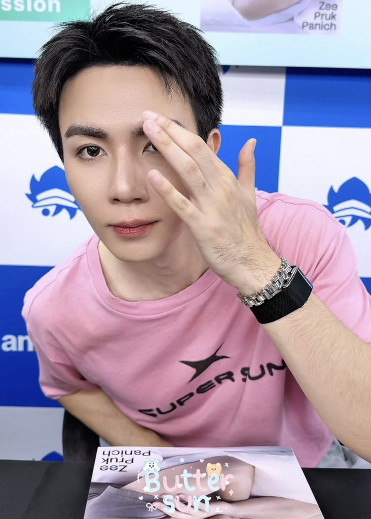 buttersun3651's tweet photo. สายตาเธอมันร้ายยยยย 🫠👀✨

#COSMOKOREAxZeeinTH
@zee_pruk #ZeePruk https://t.co/9G8mIaTcpU