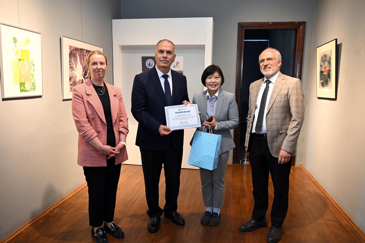 kocatepeuniv's tweet photo. Seul’den Afyon’a Sanat Köprüsü: AKÜ GSF’den Uluslararası Kişisel Sergi.
Haberin devamı için⬇️

https://t.co/VVayx6TPI1

@Karakas1969 @akugsf 

#AKÜFEST26 #AfyonKocatepeÜniversitesi #AKÜ https://t.co/x3tI4C9C92