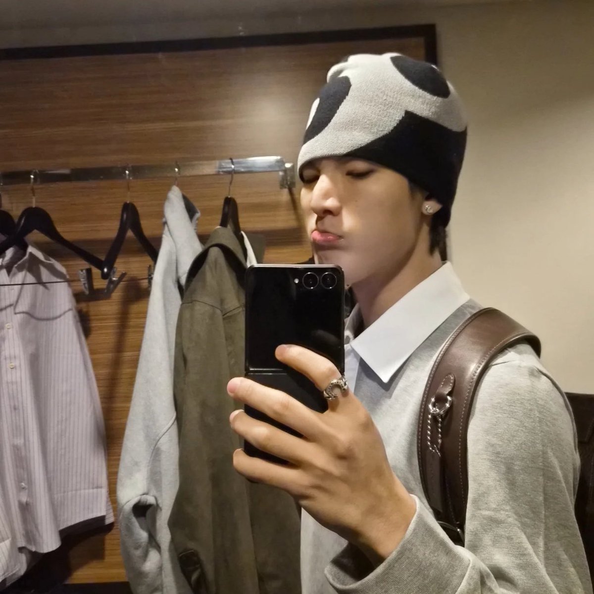 juseine_'s tweet photo. My Mirror Boy  💐✨

ʚ #JEEWATH_VVV | #VVV_TRIPLEV ɞ https://t.co/Voojr1kh2i