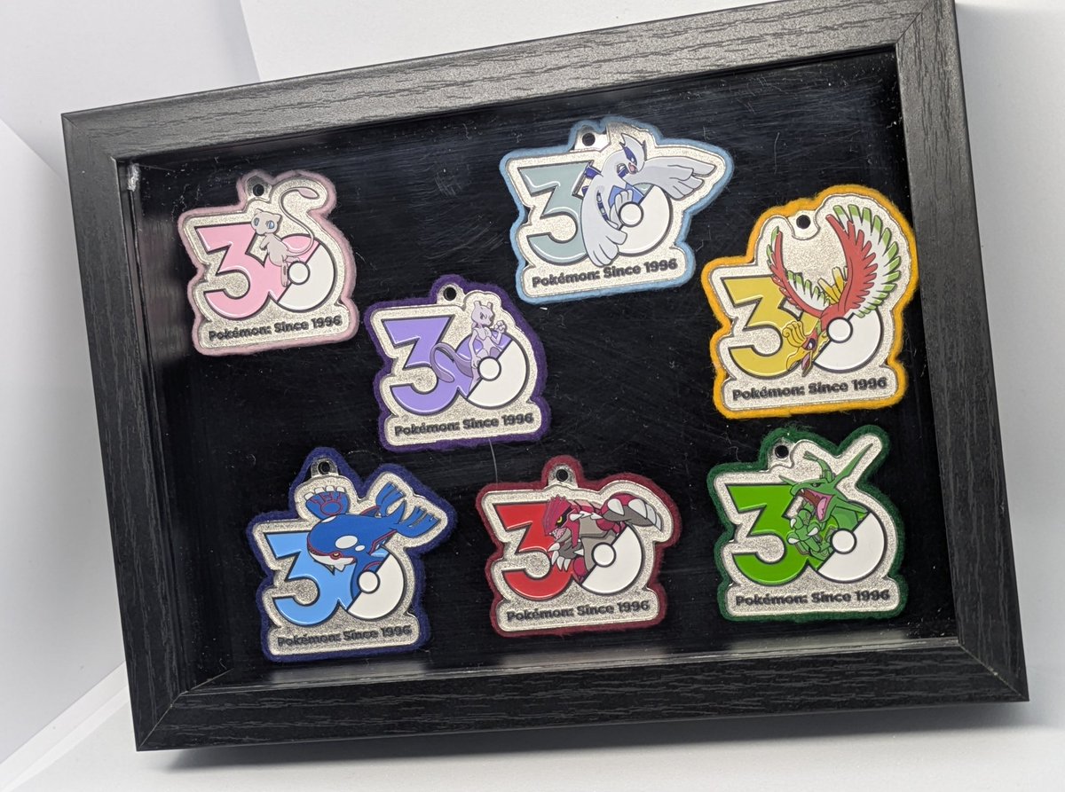 cutmull_subdiv's tweet photo. ポケモンの30周年メタルチャーム全種揃ったから額装✨
ダイソー神や〜😇 https://t.co/iXucdNoUaV