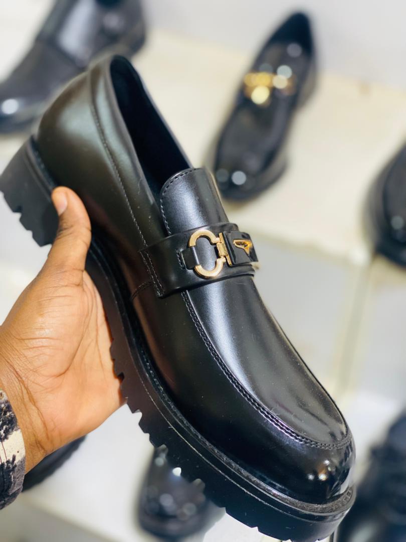 Vanessamacheso's tweet photo. These shoes are going at K135,000
Buy from us please retweet https://t.co/SViJQhOSe7