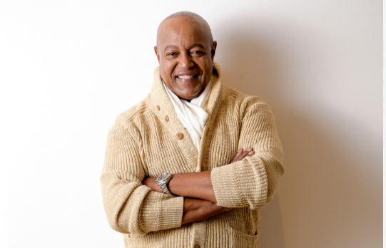MorningLiveSABC's tweet photo. R&amp;B singer Peabo Bryson, best known for his voice on Disney classics like A Whole New World and Beauty and the Beast, has died aged 75.

#MorningLive 
#SABCNews https://t.co/vKCyNYj5Ra