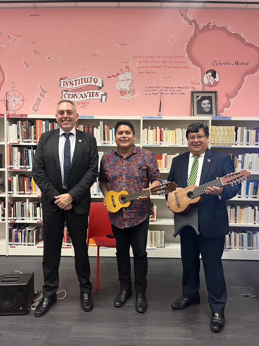 IC_Sydney's tweet photo. Historia del Charango con Alejandro Ataucusi nos permitió descubrir la historia de este emblemático instrumento peruano 🎶

Gracias a todos los que nos acompañaron y a la Embajada del Perú en Australia por su colaboración y apoyo

🎥Revive el evento aquí: https://t.co/eHaJaKRVPf https://t.co/kggG1w6ePo