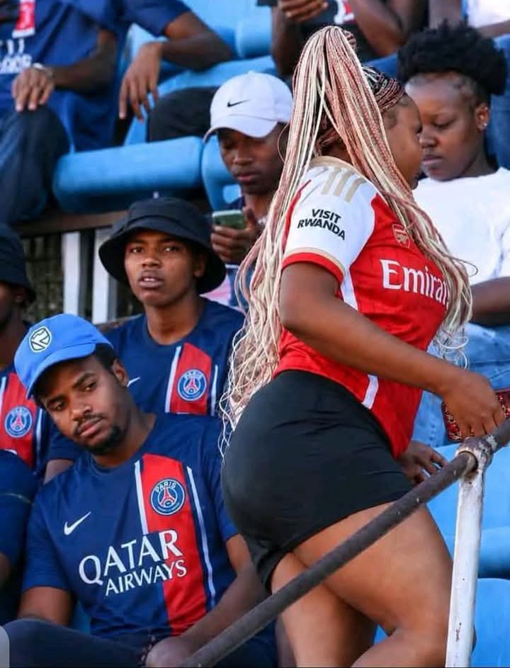 JimbaJaphet's tweet photo. The yansh no big e flat like community shield 😎 https://t.co/8eFCuhVhRI