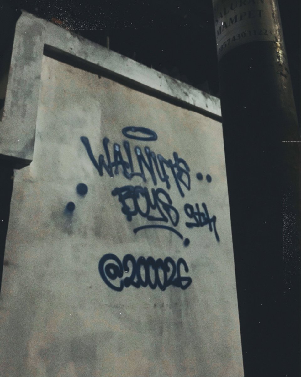 walnutsboys_'s tweet photo. Satu Kasus, Satu Tuntutan: Tuntaskan!
Sampai keadilan datang, kami tetap berada di jalan menuju rumah. Jalan pulang masih terbentang bagi siapa saja yang percaya bahwa kebenaran dan keadilan layak diperjuangkan.

#UsutTuntasKorupsiMandalaKrida https://t.co/WQ0k8WpLnj