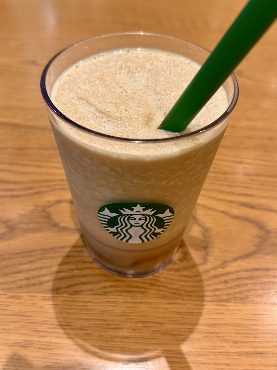 kuma5642nd's tweet photo. お友達がお祝いにくれたスタバ券でバナナアフォガード🍌飲んで来ました🥰
一昨年飲みまくったショット追加アレンジがデフォルトになっていて嬉しい！これ大好きです☕️❤️ https://t.co/IXfLqdNdy7