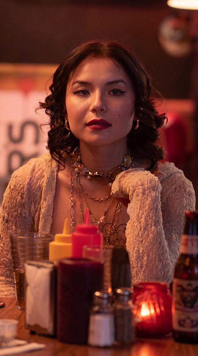 ScarletSpeeds16's tweet photo. Megan Lawless as Sarah in Obsession, that's it. That's the tweet.

Bear! She was right there bro! 😭😍 https://t.co/eBki9Q0guL