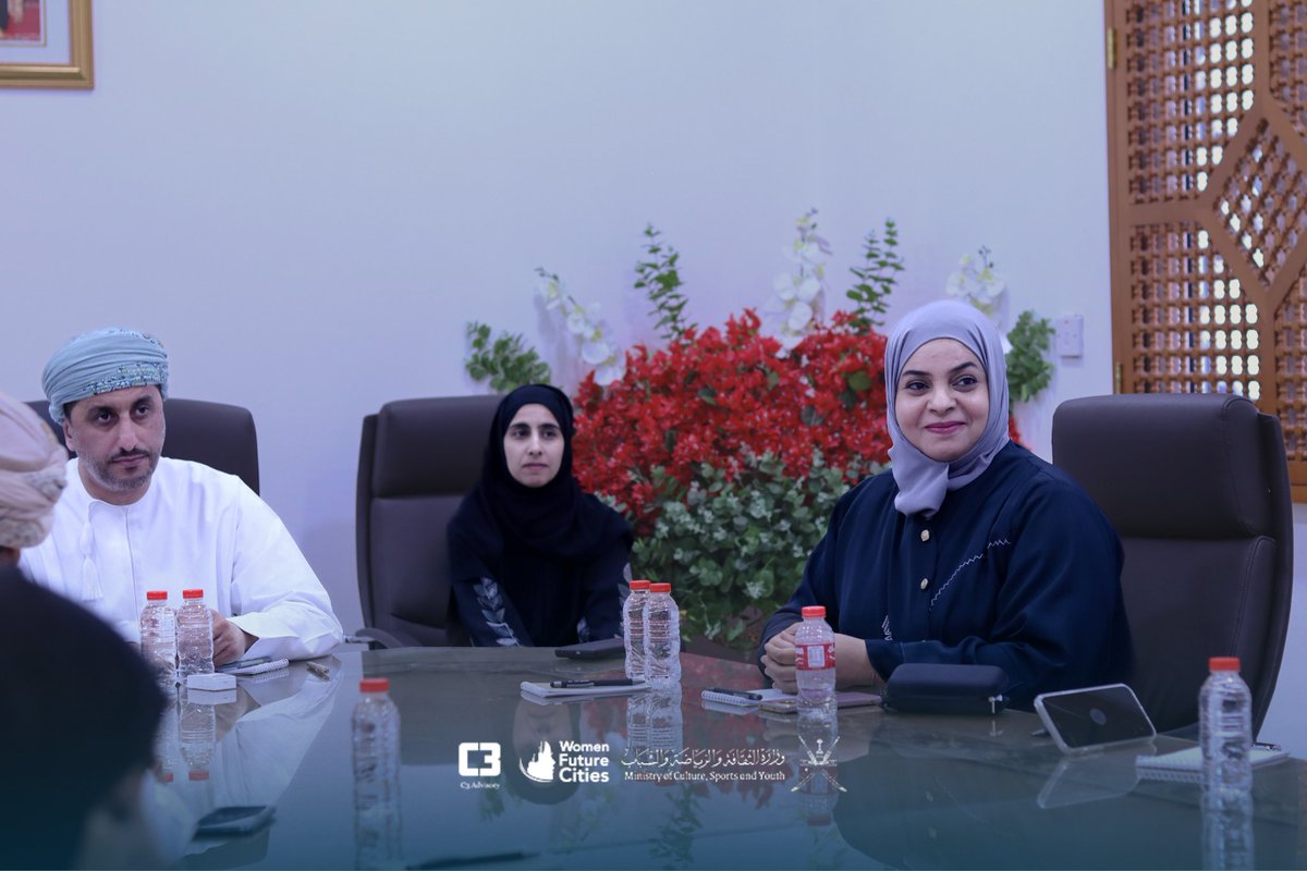 C3Advisory's tweet photo. اجتماع استراتيجي يجمع شركة مدن ومجتمعات ذكية ومكتب محافظ شمال الباطنة سعادة محمد الكندي، لمناقشة فرص تطوير المدن والقرى الذكية والمستدامة ضمن مستهدفات إكسبو مدن المستقبل.
تناول اللقاء سبل تعزيز جودة الحياة ورفع كفاءة الخدمات من خلال تبني الحلول المبتكرة  الداعمة للتحول الرقمي. https://t.co/TuX7vxkmNj