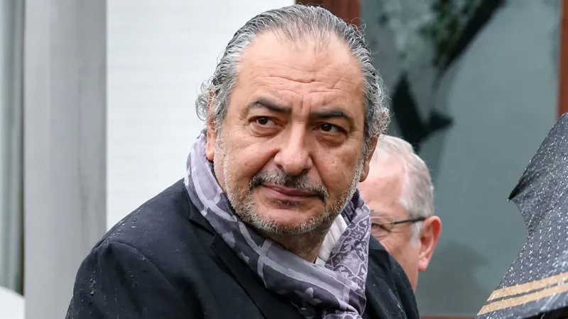 onedio's tweet photo. SON DAKİKA | Gazeteci Reha Muhtar, tedavi gördüğü hastanede hayatını kaybetti. https://t.co/yBA5ljEnbW
