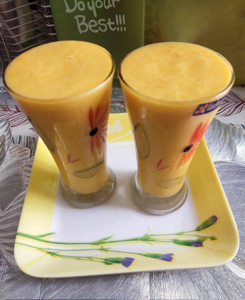 _ShreeJu's tweet photo. #Mango season 🥭🥭🥭 😋😋

Isse achha healthy drik aajkal kya ho skta summer me..😍😊 https://t.co/PVdlUio3y3