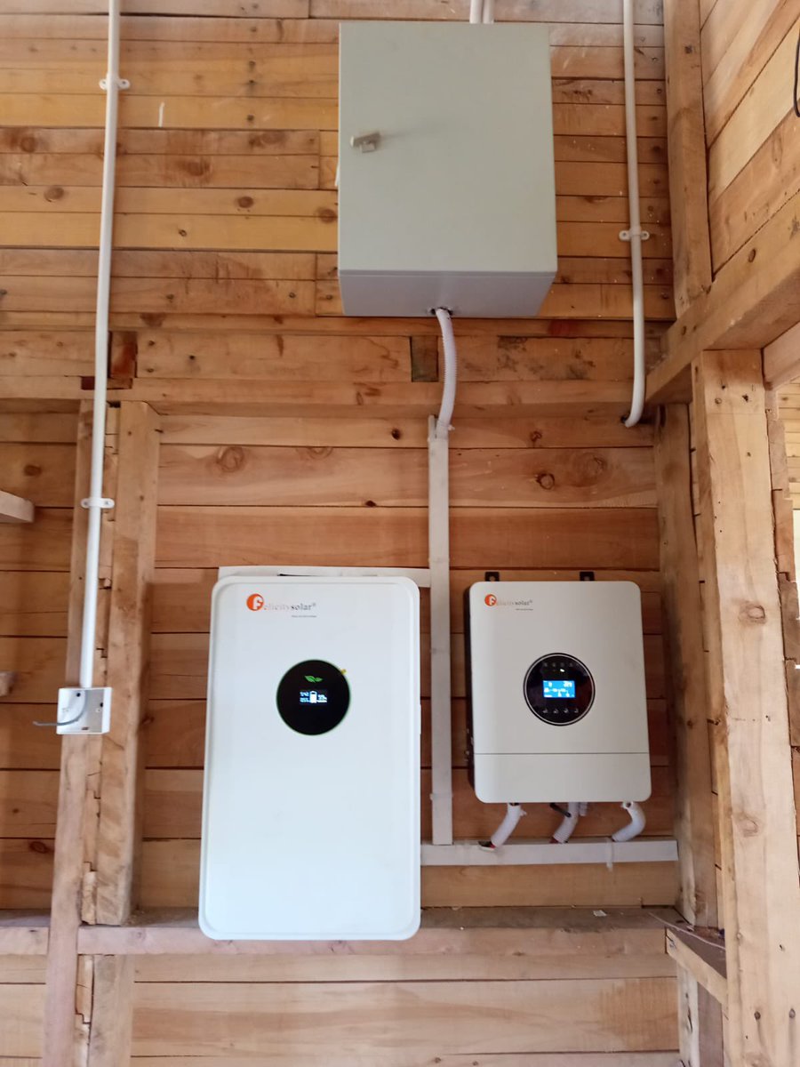 photonpowerltd's tweet photo. This Laikipia home now runs on solar day and night with a 6kW hybrid inverter and 5.12kWh lithium battery.

Energy independence starts here.

#OffGridSolar #SolarKenya #CleanEnergy #SolarPower #PhotonPower https://t.co/18wS20Bp6p