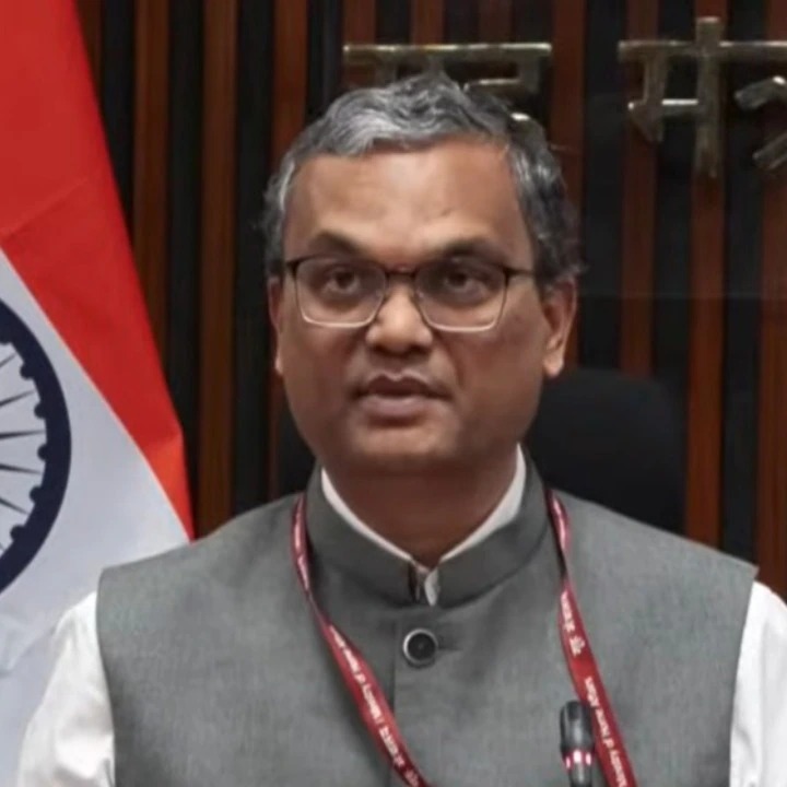 Inb21N's tweet photo. Lokhande Prashant Sitaram, IAS (AGMUT 2001), appointed Chairperson, CBSE. https://t.co/gGhiVjQ1id