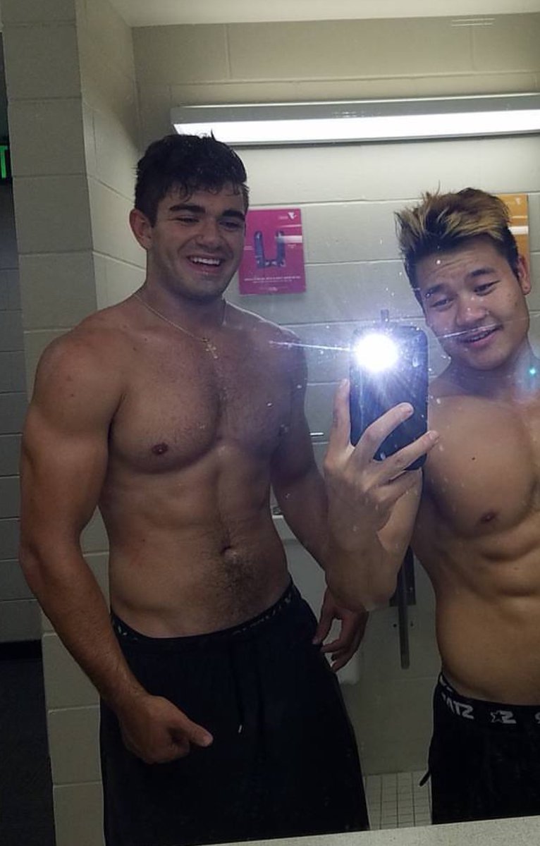 dykables's tweet photo. Also I used to be a bodybuilder I don’t think I’ve said that 😭 https://t.co/p0GXeBv0q7