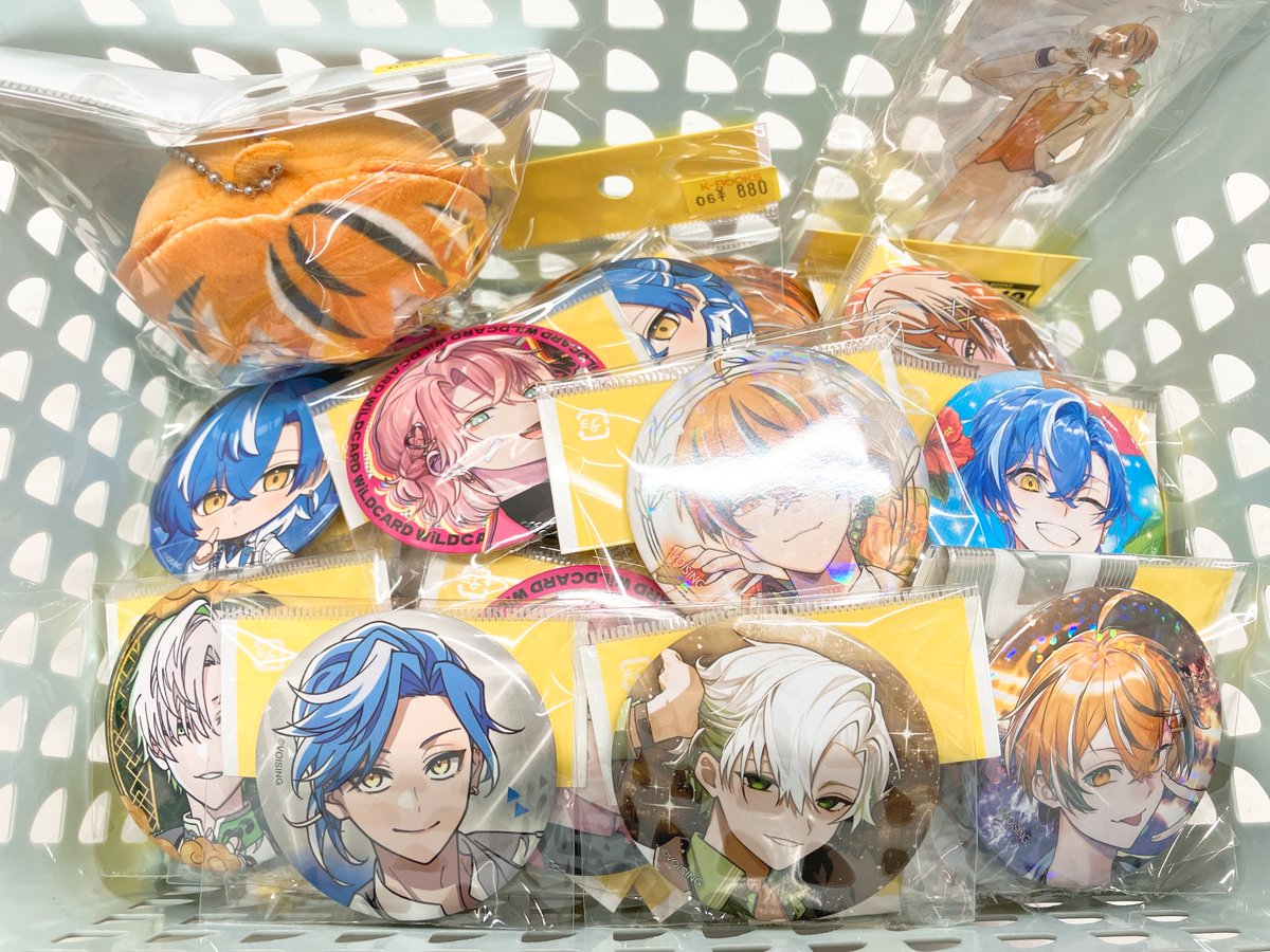 クロノヴァ　缶バッジ　アクスタ　アクキー 入荷情報】 ▷ クロノヴァ ◁ 2周年、1st Live Tour、お正月
