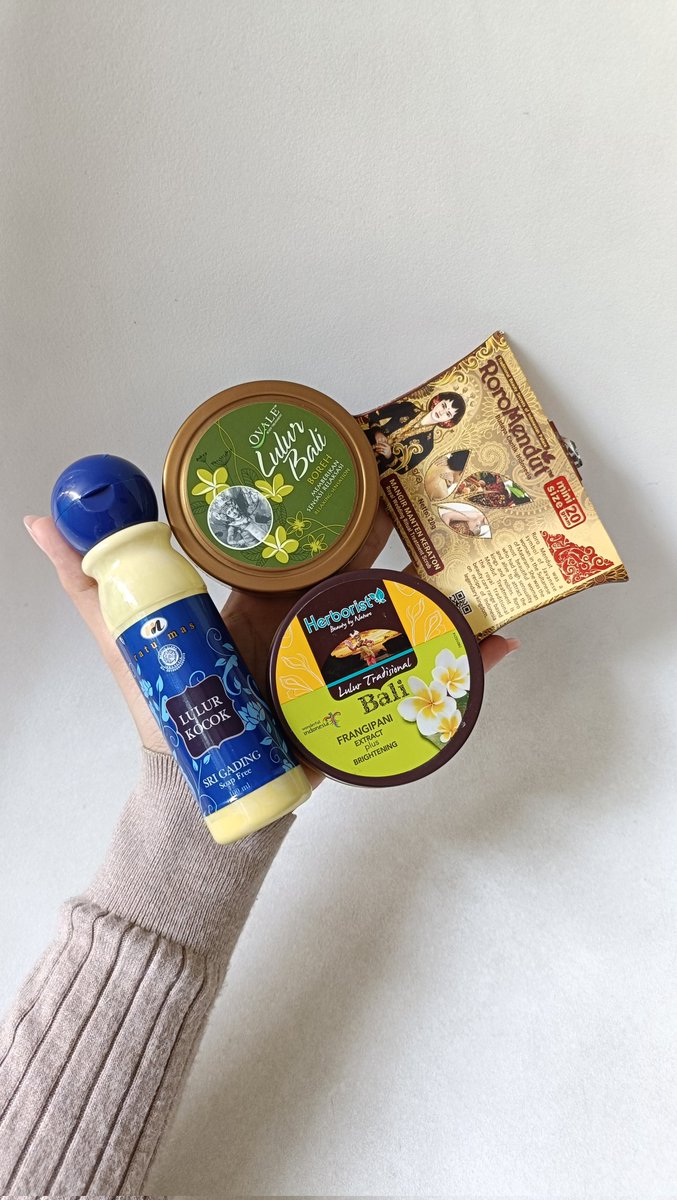 itsmefaraww's tweet photo. I FINALLY FOUND: useful things I NEVER REGRET BUYING (edisi “every woman should have these”)💯🫶🏻

🥇 DULL SKIN BODYCARE
🥈 STRETCH MARKS &amp; CELLULITE-CARE
🥉 PERIOD ESSENTIALS
🏅 UNDIES https://t.co/IyFHnBXnqi
