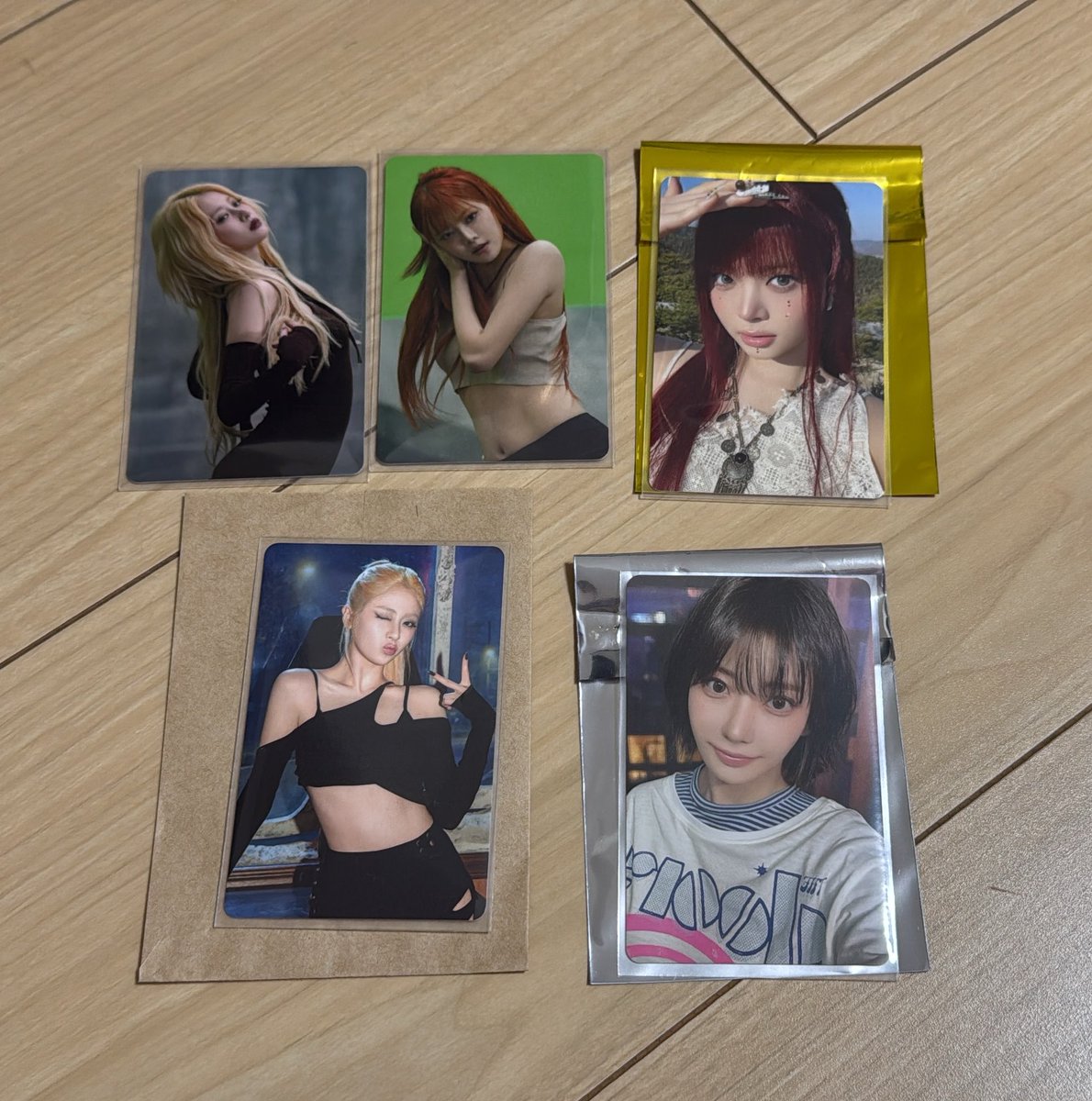 rinascence's tweet photo. LE SSERAFIM ルセラフィム ルセラ PUREFLOW トレカ 交換 

【譲】
HMVラキドロ　サクラ
HMV特典　ウンチェ　ユンジン
タワレコラキドロ　ウンチェ　
タワレコ特典　ユンジン
【求】
HMV特典　チェウォン
タワレコ/HMVラキドロ　チェウォン

都内手渡しまたは郵送🉑
検索よりお気軽にお声掛けください🙇‍♀️ https://t.co/HtlTk2Lqzs