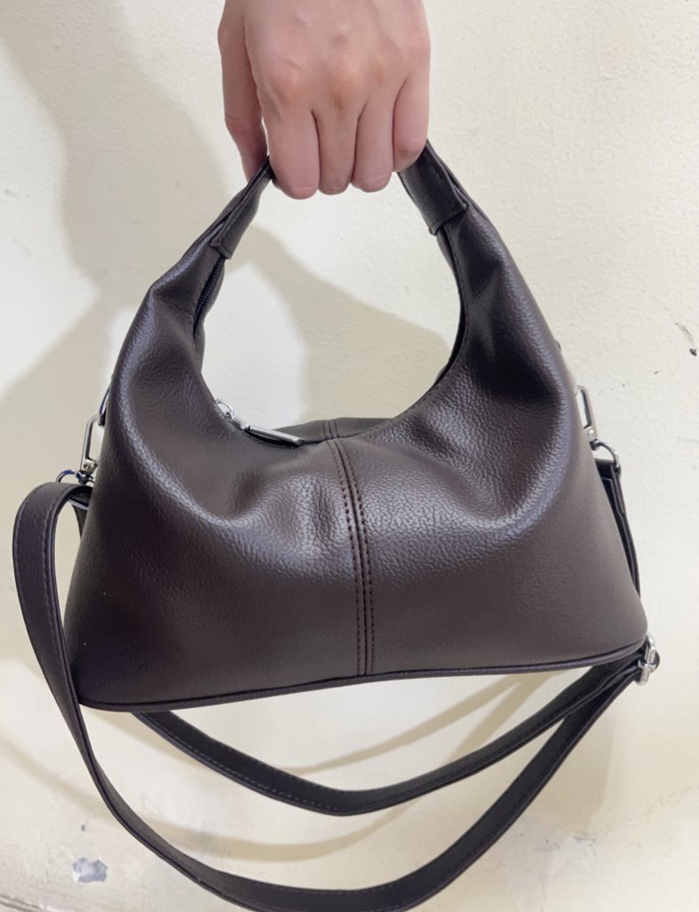 bluemingblo's tweet photo. Kemana aja baru tau local brand yg jual tas cuma 100rban tp sebagus ini🤯 https://t.co/hBVMBqV4Aq