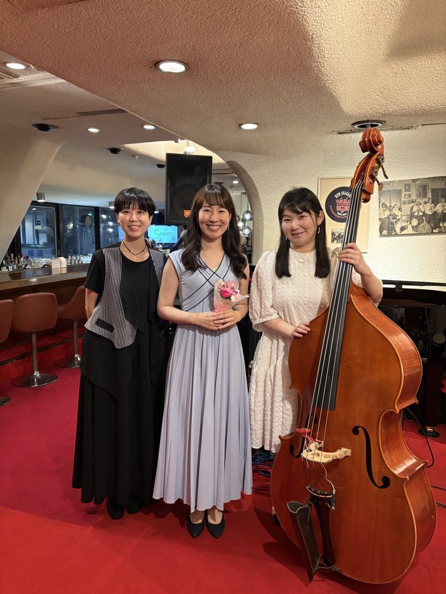 AkariKajiri's tweet photo. 来週はこちらです♪

6月10日(水) 
梅田 ニューサントリー5
https://t.co/Nktv34HYu1

(Pf)梅田 望実
(B)中本 まゆこ
(Vo)加尻 あかり

19:00/20:10/21:20 https://t.co/FSBzjnOmUJ