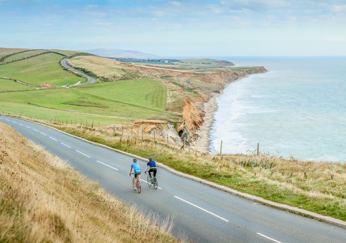 VisitIOW's tweet photo. Happy #WorldBicycleDay!🚴

Whether it's a leisurely ride along the Red Squirrel Trail or the challenging Round the Island route, every ride comes with incredible scenery as standard.

👉 Explore our cycling routes: https://t.co/BxdEfi8drU

#WeCantWaitToShowYou #IsleofWight https://t.co/erT16Nv6dO