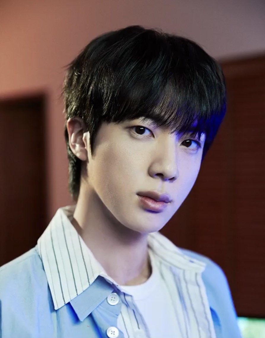 cheer_up_jin's tweet photo. 요새 김석진 얼굴폼 미쳤음
아리 공항 광고(진컷)

#방탄소년단진 #JIN @BTS_twt https://t.co/LJ0Mw3FU1M