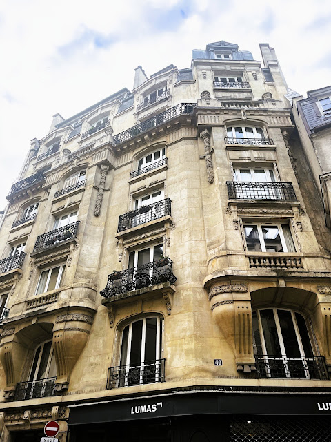 Paris_all_about's tweet photo. Windows and balconies of Paris telling their stories vertically.
https://t.co/L5LbM6pKIj https://t.co/WZtECct27G