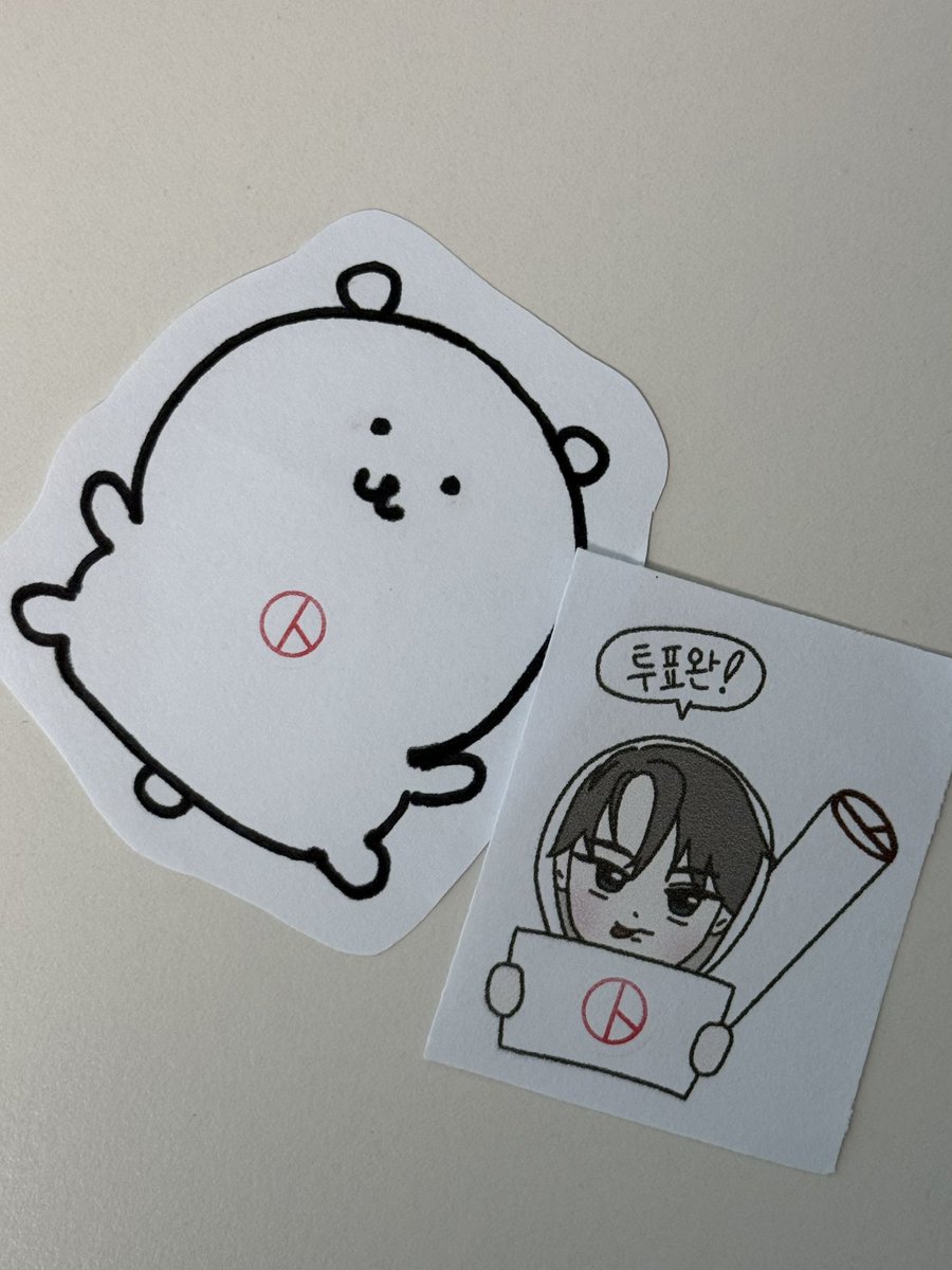ooon_xx's tweet photo. 투표완료😋 친구가 농담곰 수제로 그려줌 ㅜㅜ졸귀 https://t.co/7VYYcsRwri