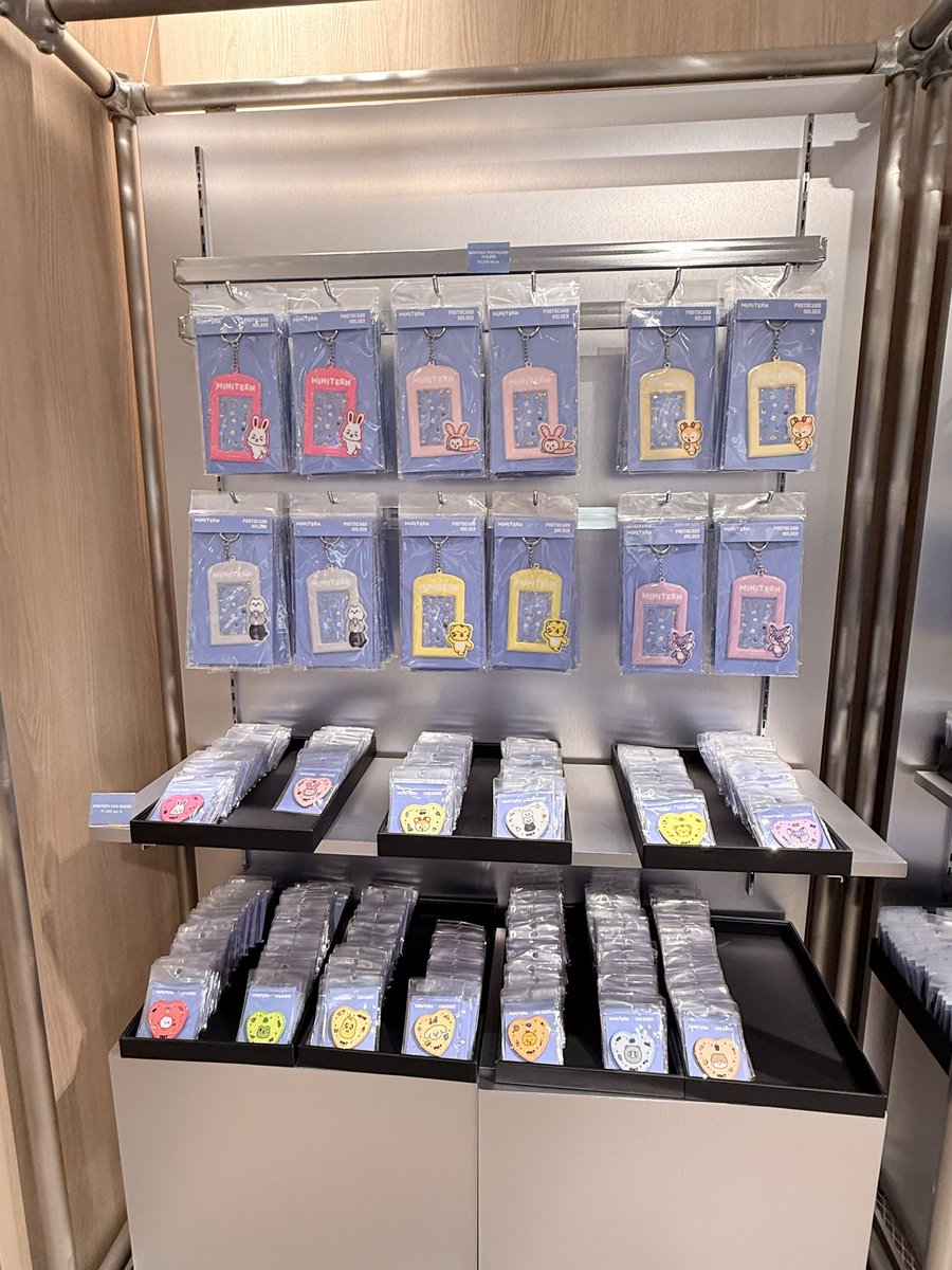 WDWP_0526's tweet photo. Miniteen 大丸東京 POPUP 在庫状況
第4弾のポーチは全員ありました！ https://t.co/iph5XuRbIT